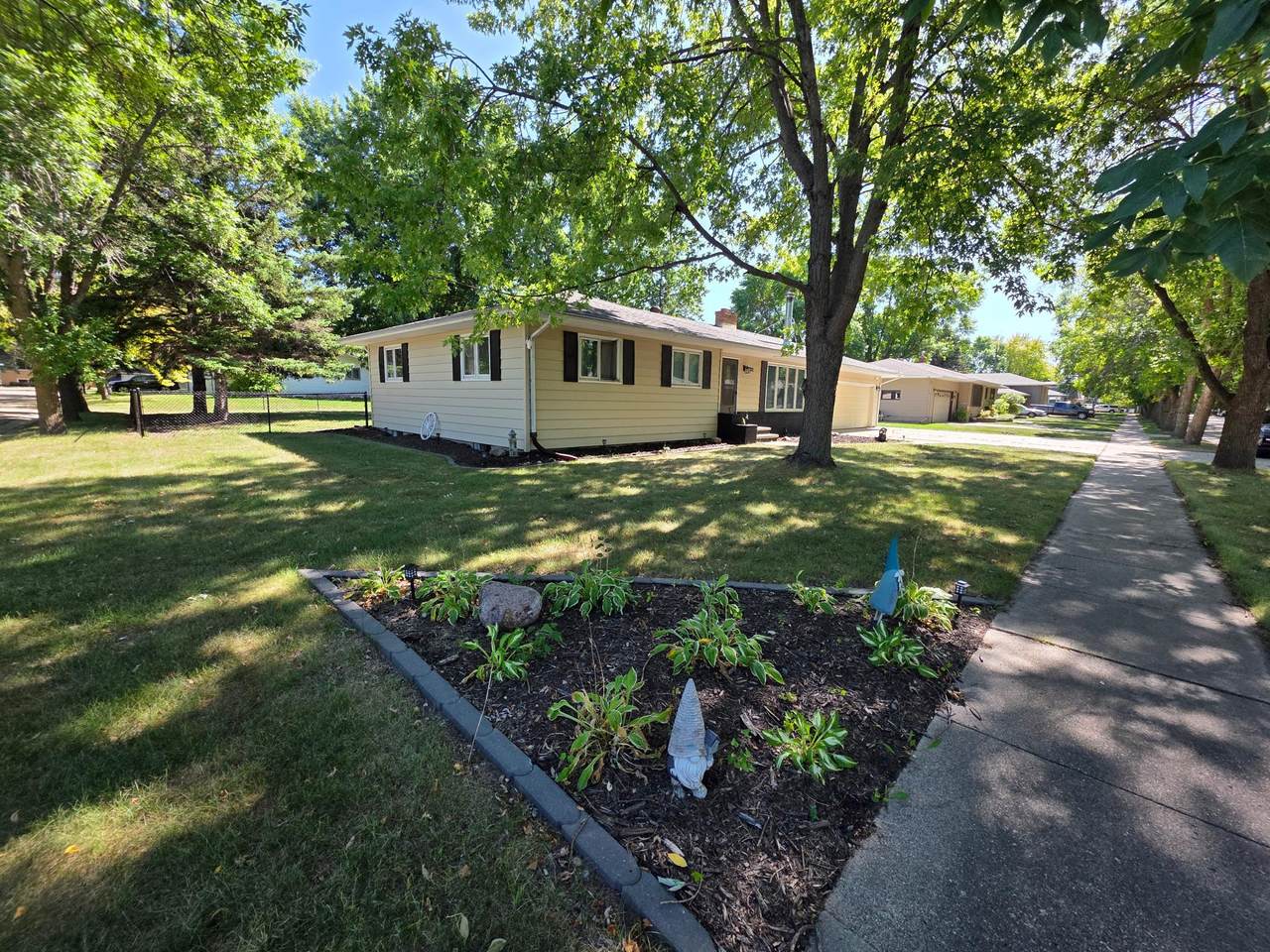 302 10th Street - Photo 1