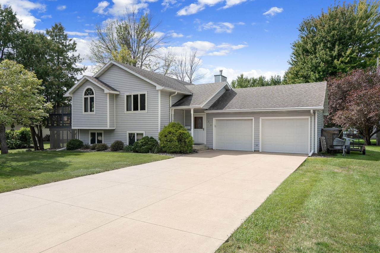210 Hilltop Avenue - Photo 1