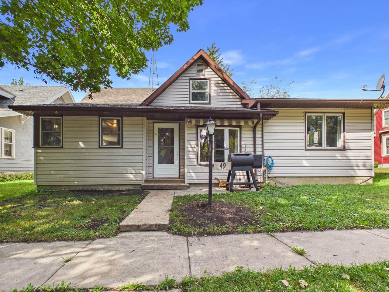 49 Stanley Avenue - Photo 1