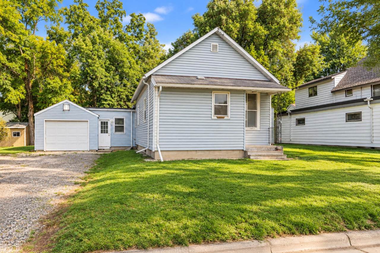 709 8th Avenue - Photo 1