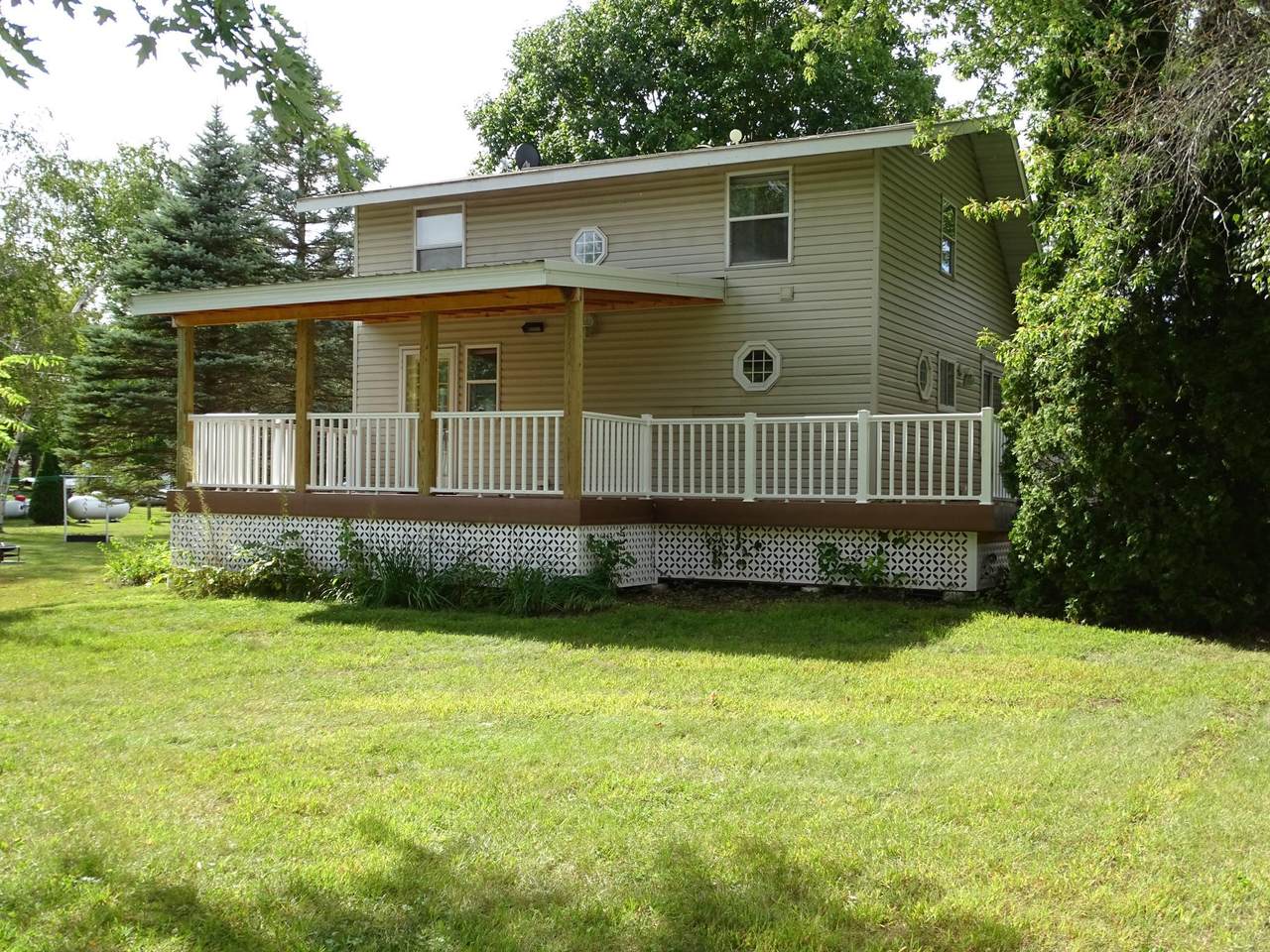 605 5th Street - Photo 1