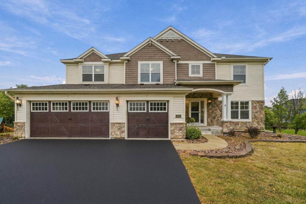 2109 Rockridge Circle - Photo 1
