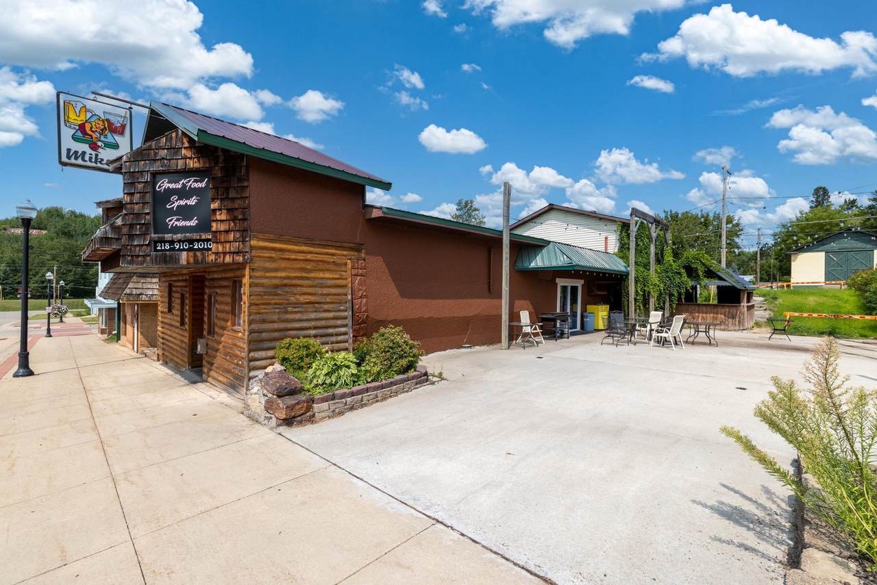 209 2Nd St, Bovey, MN 55709