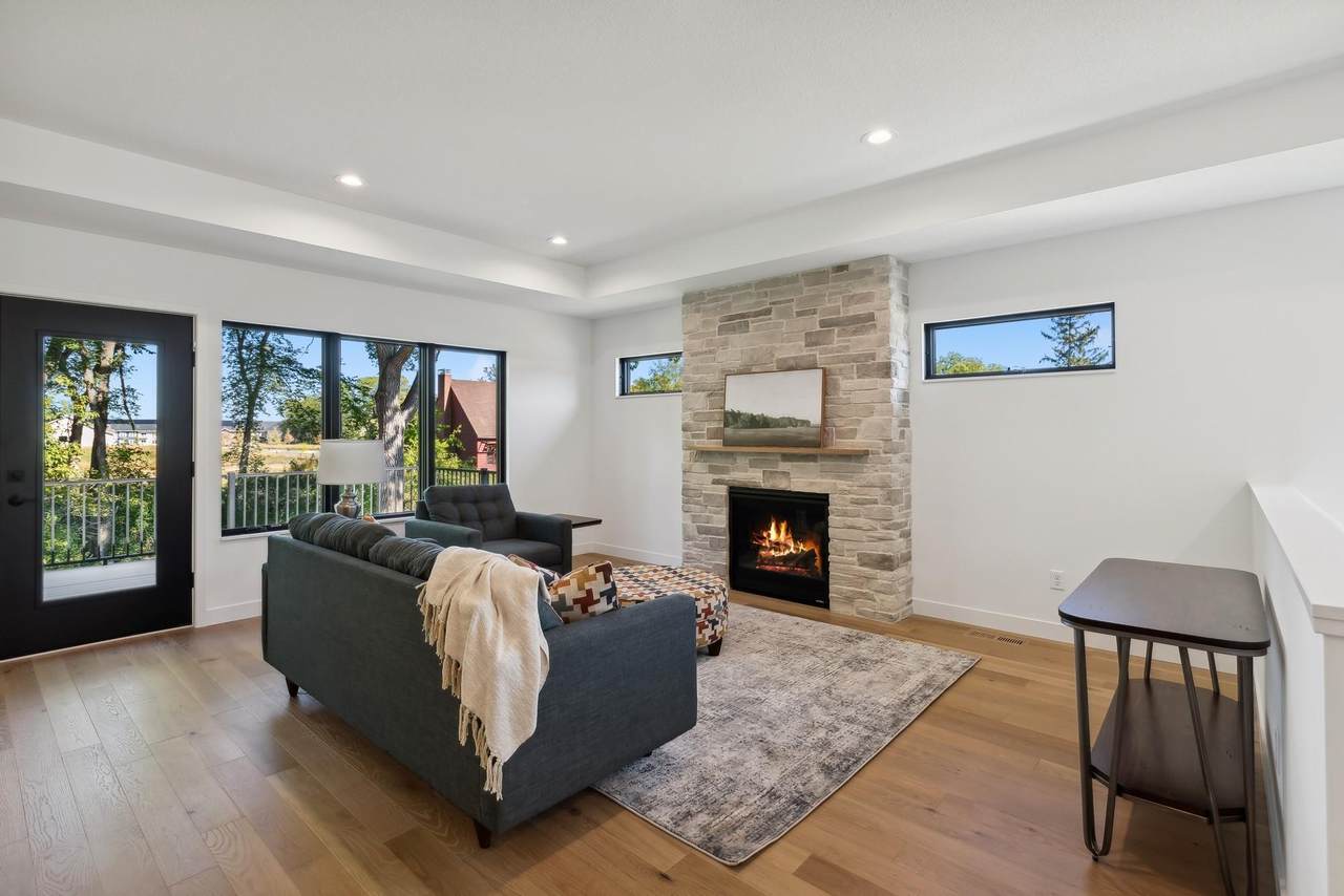 620 Greenvale Avenue - Photo 1