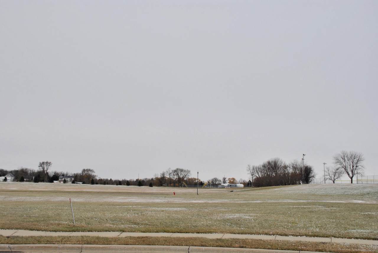 410 Berlin Circle - Photo 1