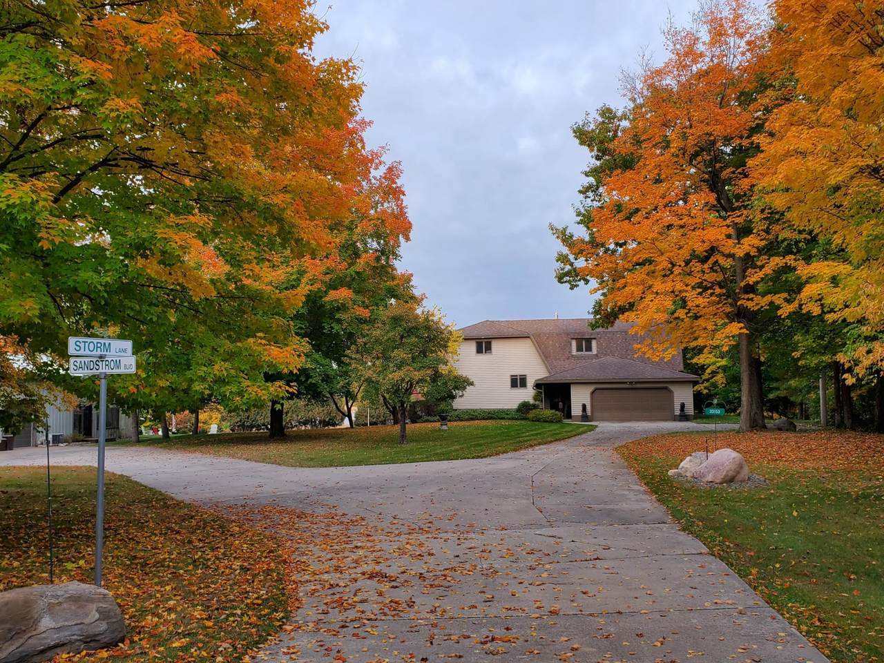 33153 Chippewa Drive - Photo 1