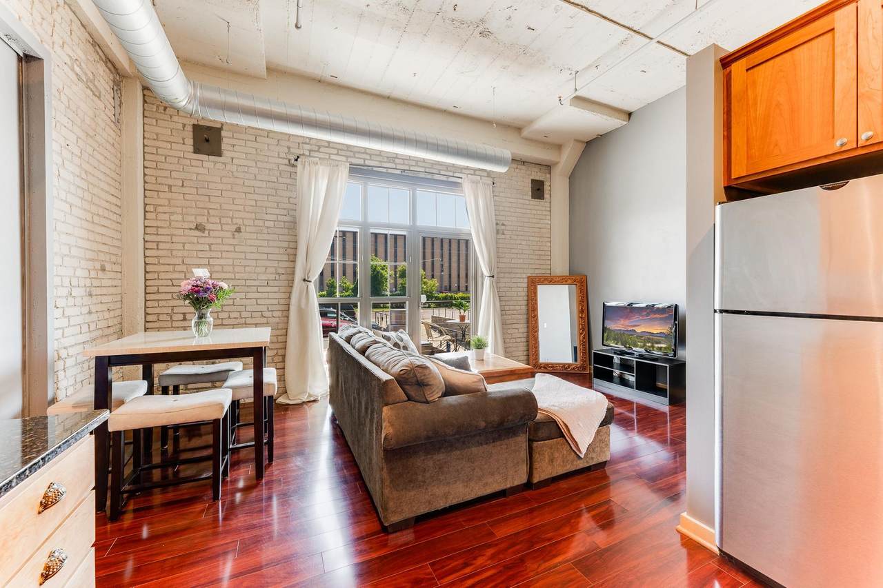 1901 Hennepin Avenue - Photo 1