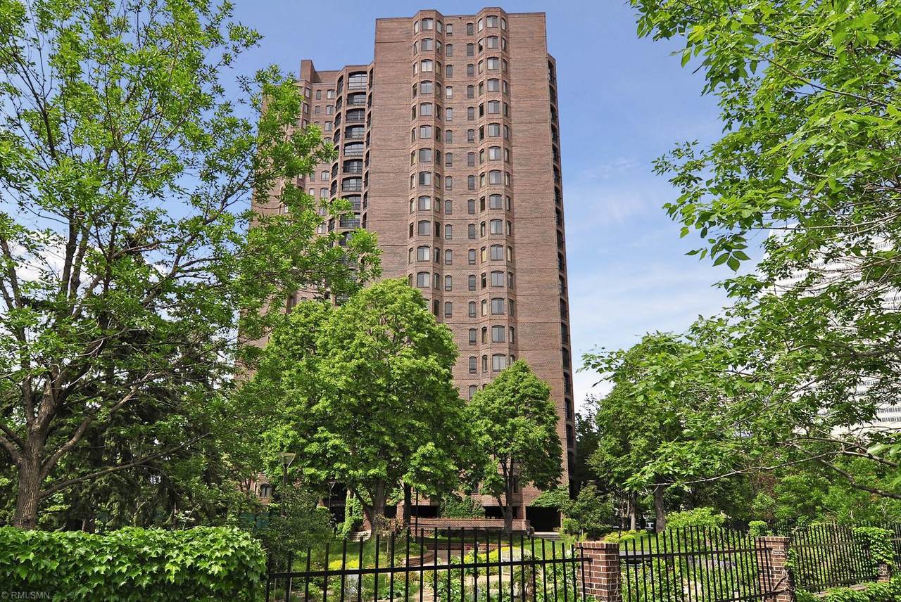 1201 Yale Place - Photo 1