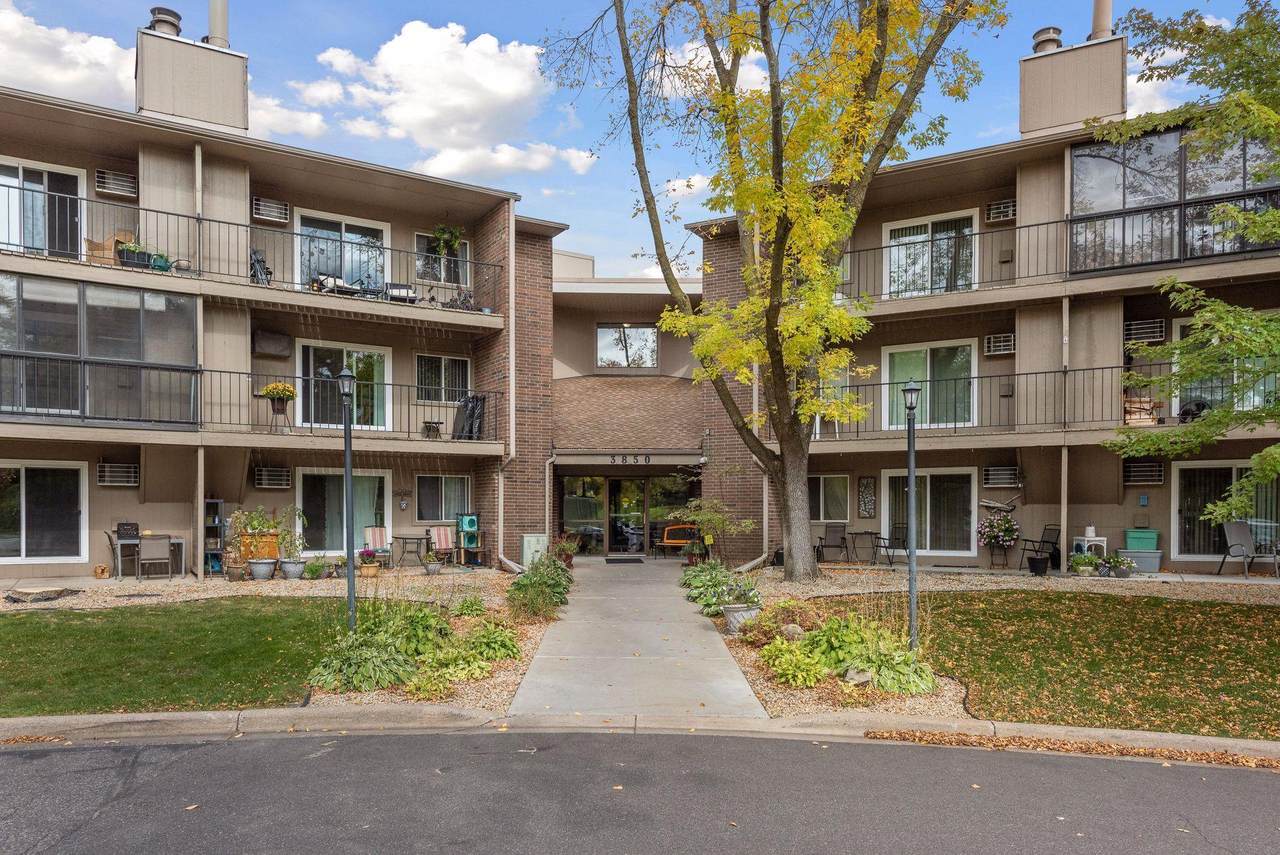 3850 Plymouth Boulevard - Photo 1