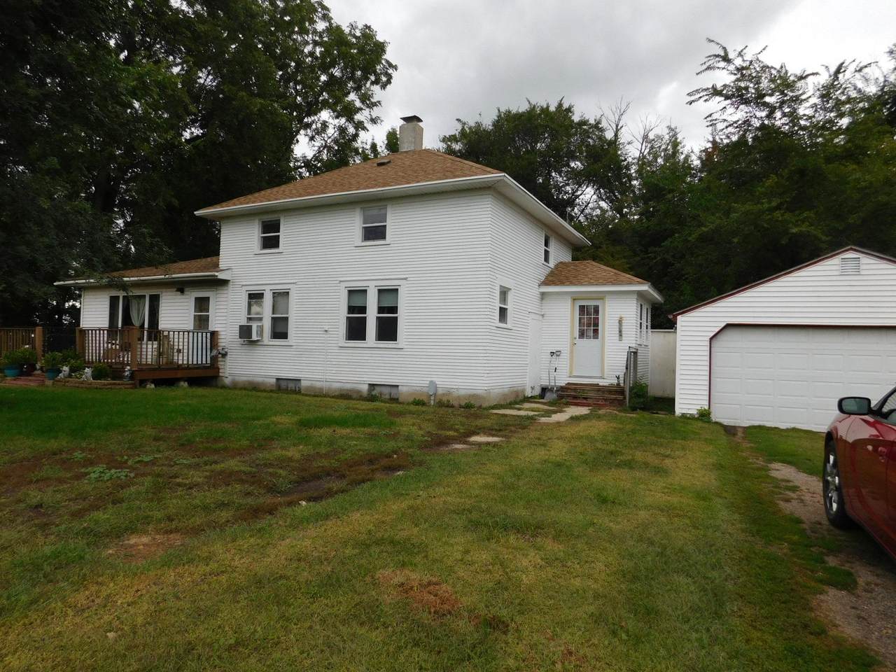 76614 320th Street - Photo 1