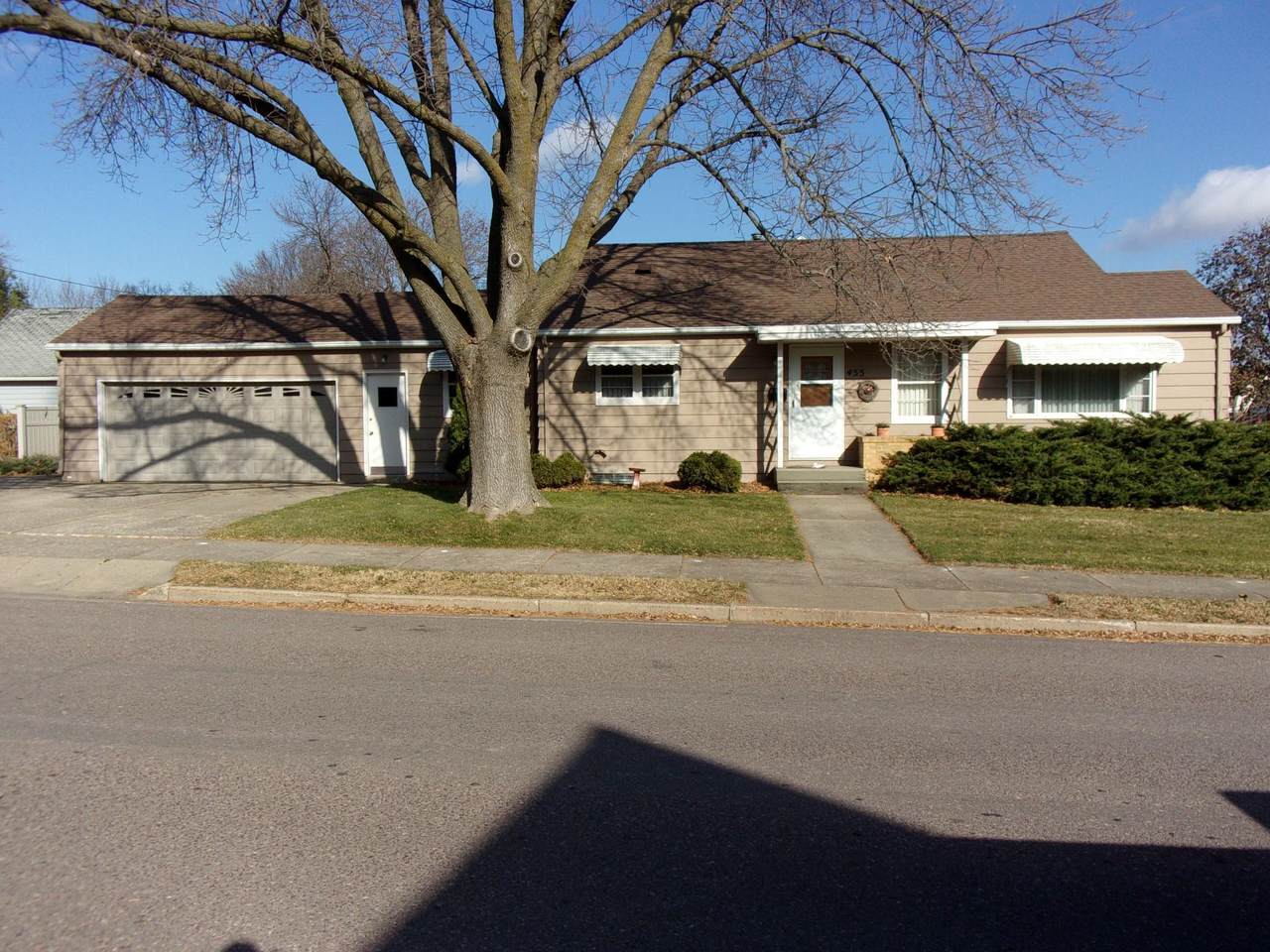 455 Victoria Street - Photo 1