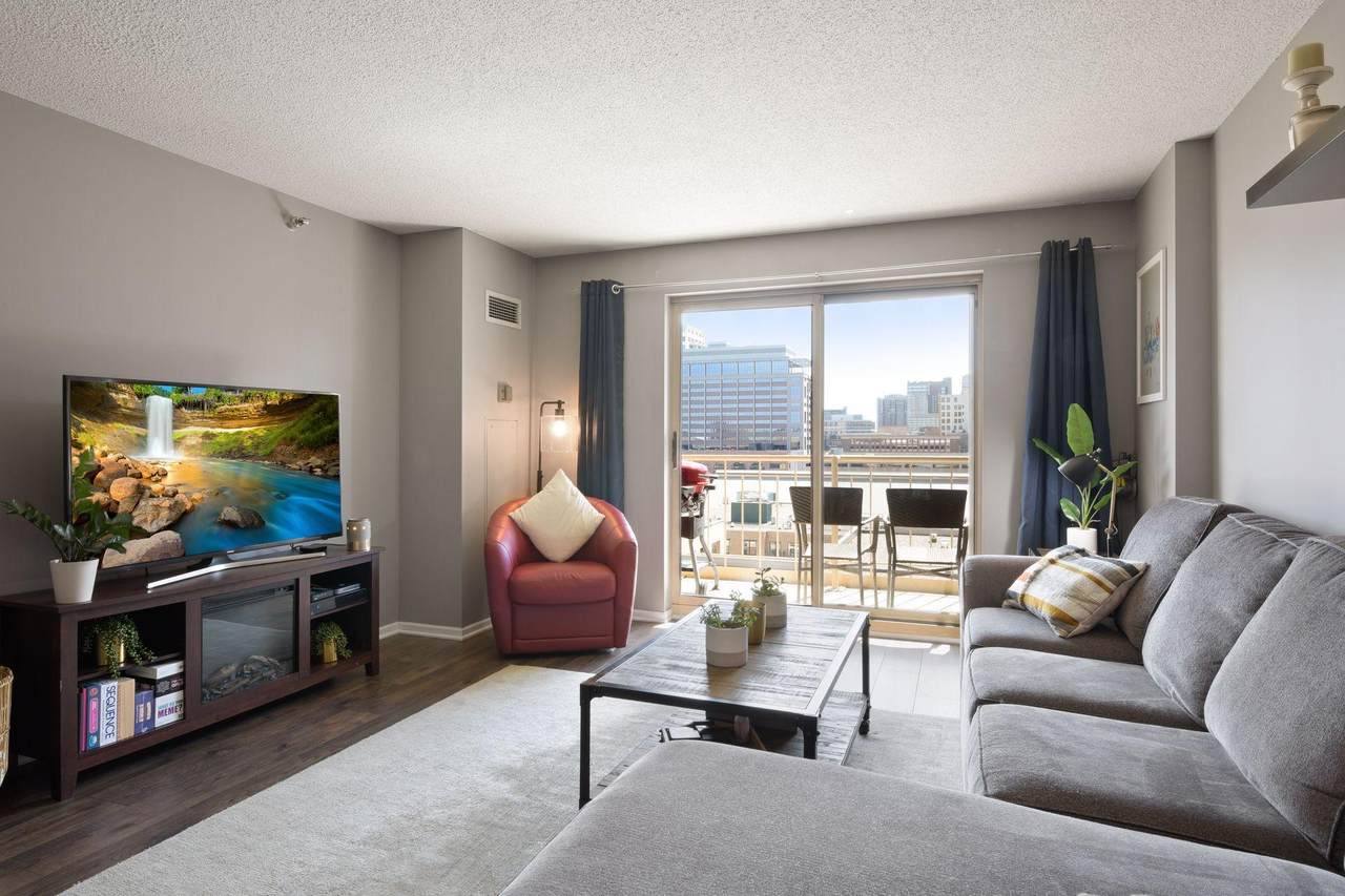 401 1st Street - Photo 1