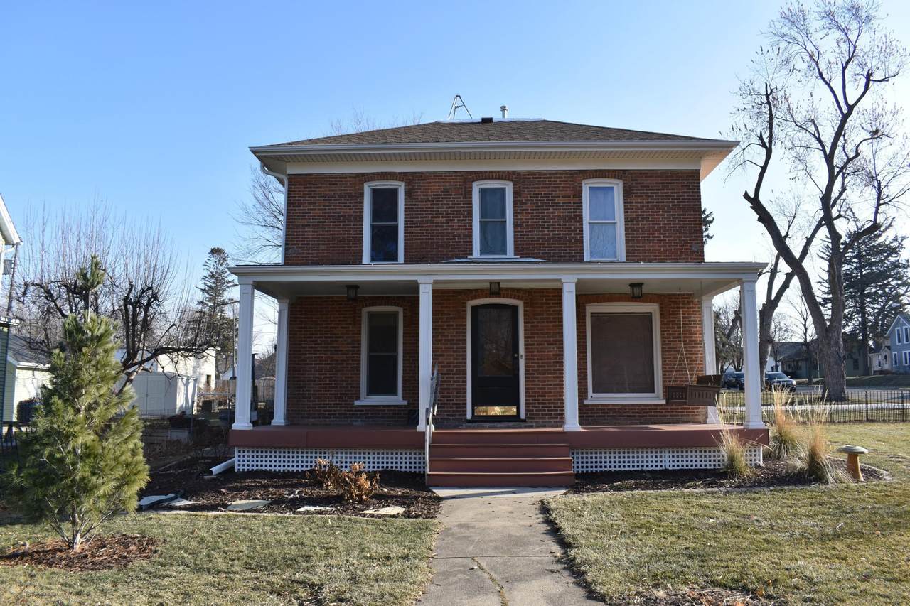 625 Elm Avenue - Photo 1