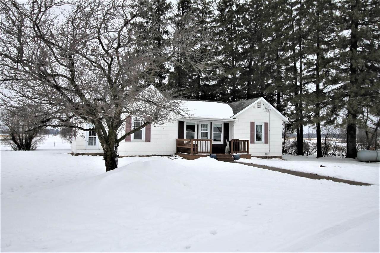 1094 23 1/2 Avenue - Photo 1