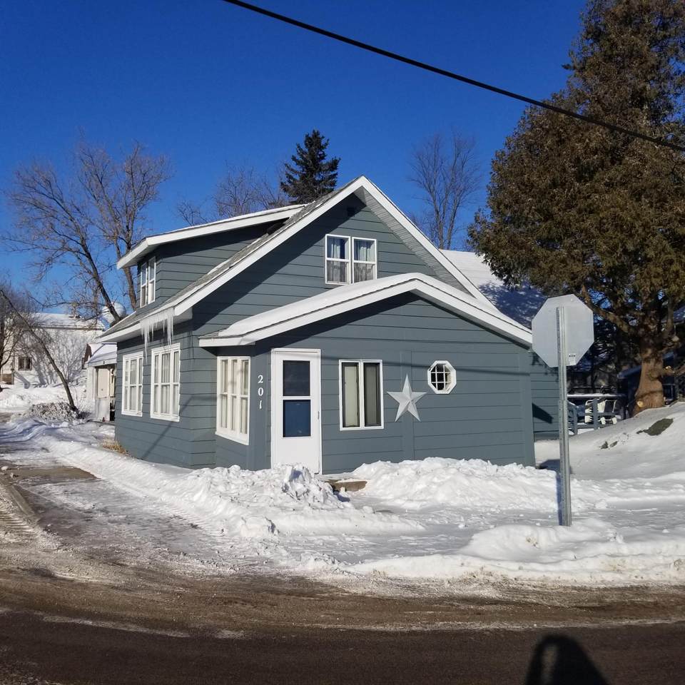 201 4th Street - Photo 1