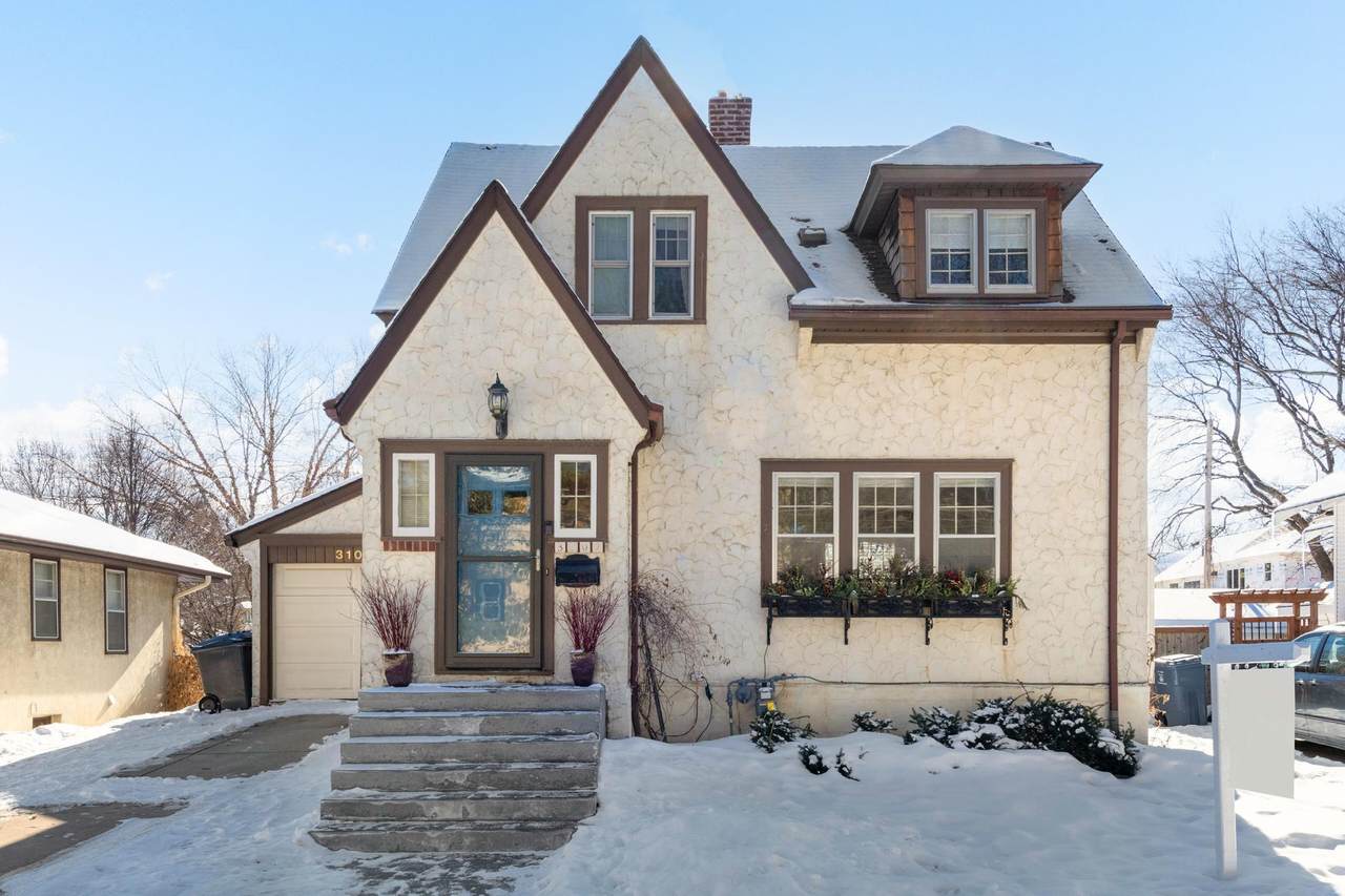 3107 47th Street - Photo 1