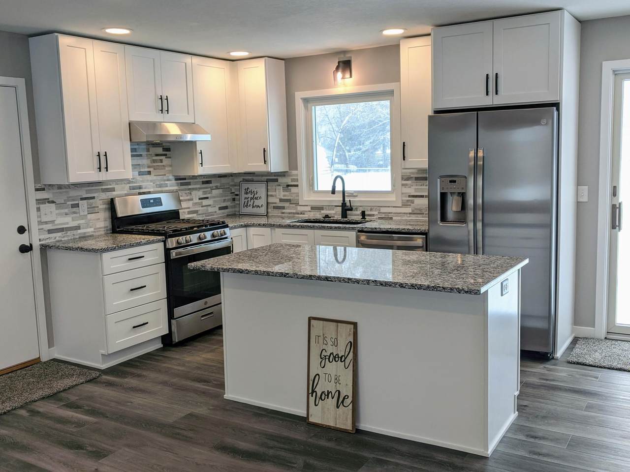 405 19th Street - Photo 1