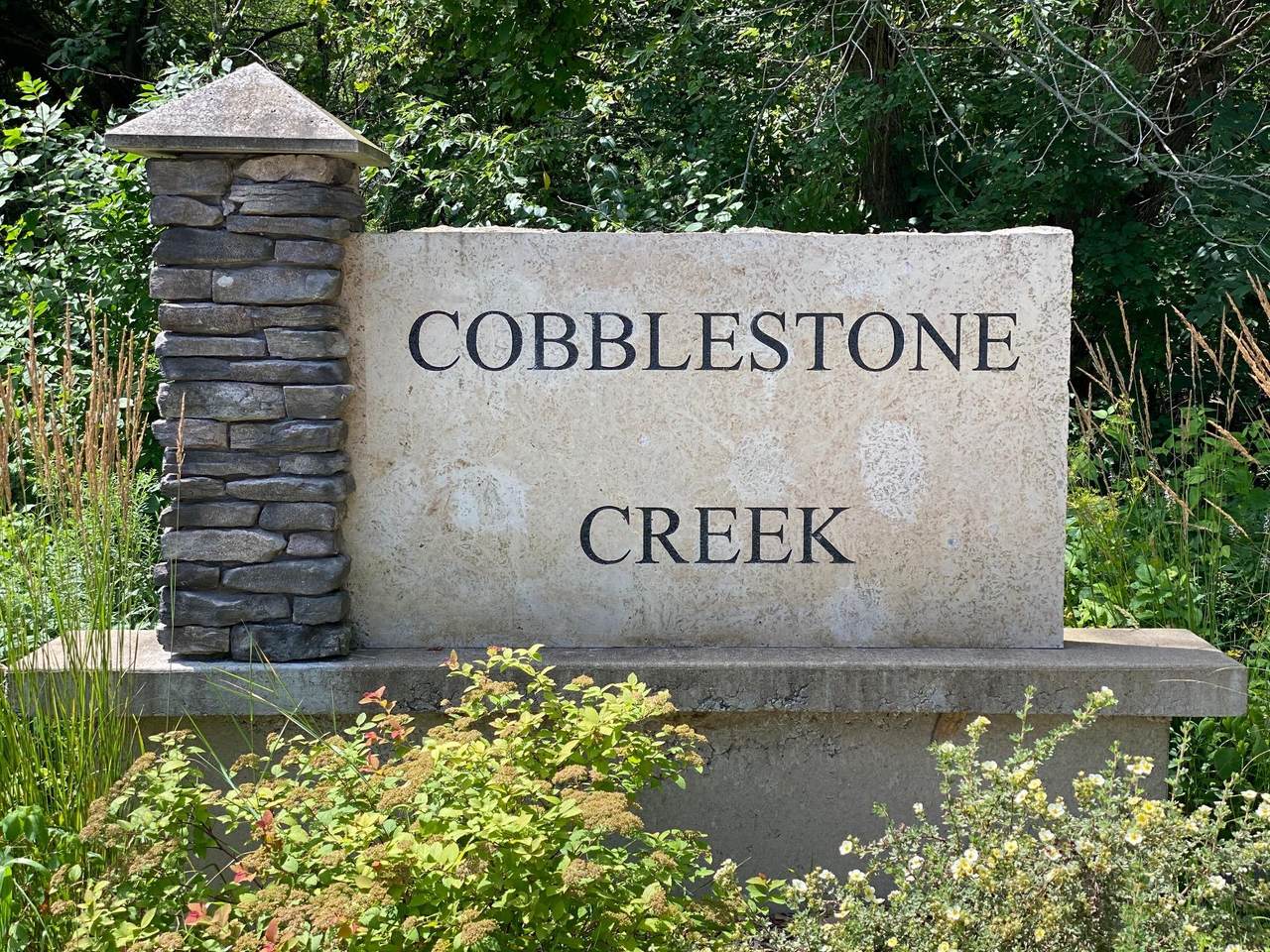 169 Cobblestone Lane - Photo 1