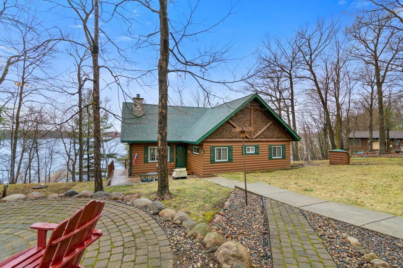 15239 Woodland Beach Lane - Photo 1