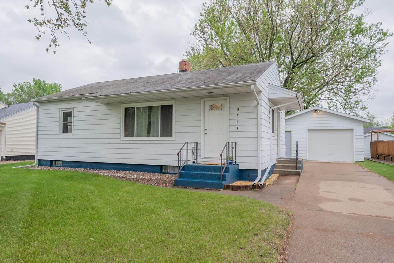 2713 11th Street - Photo 1