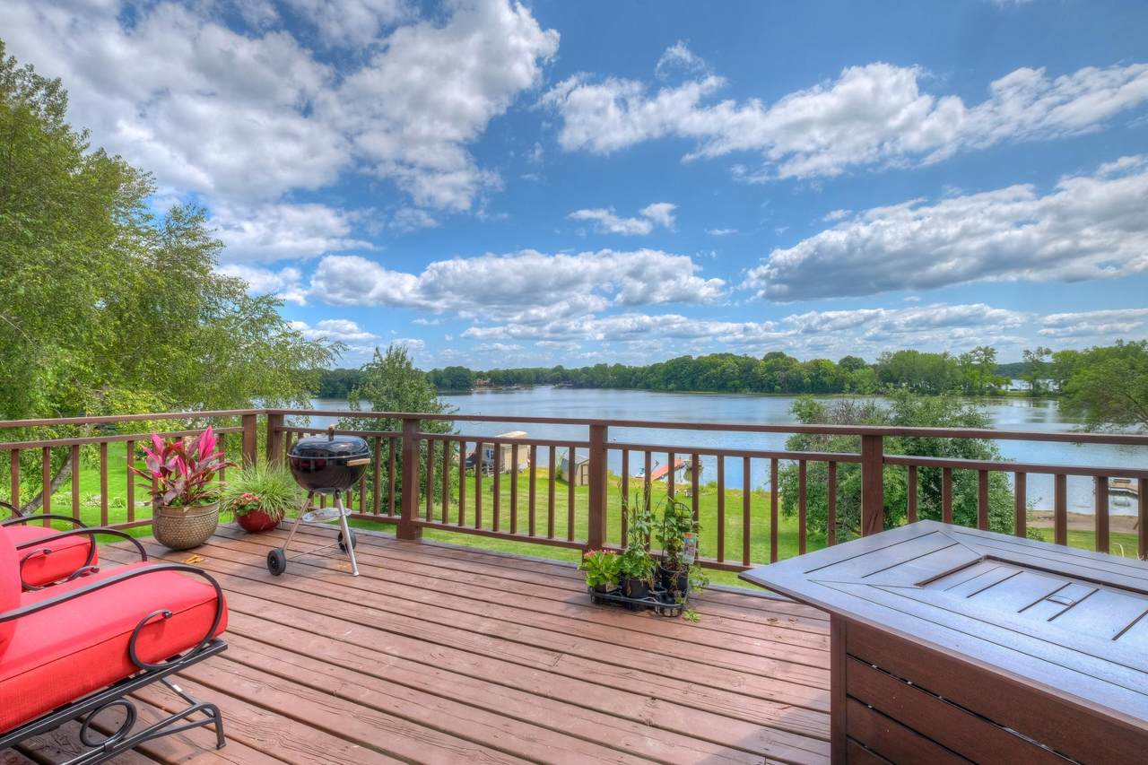 15809 Island View Road - Photo 1