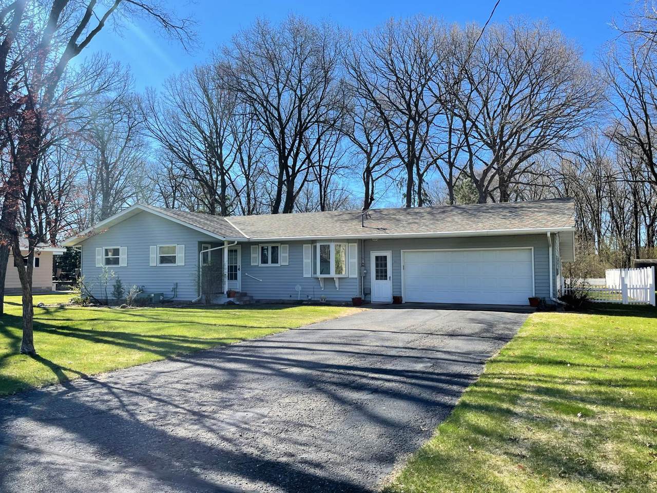 14323 Oak Ridge Drive - Photo 1