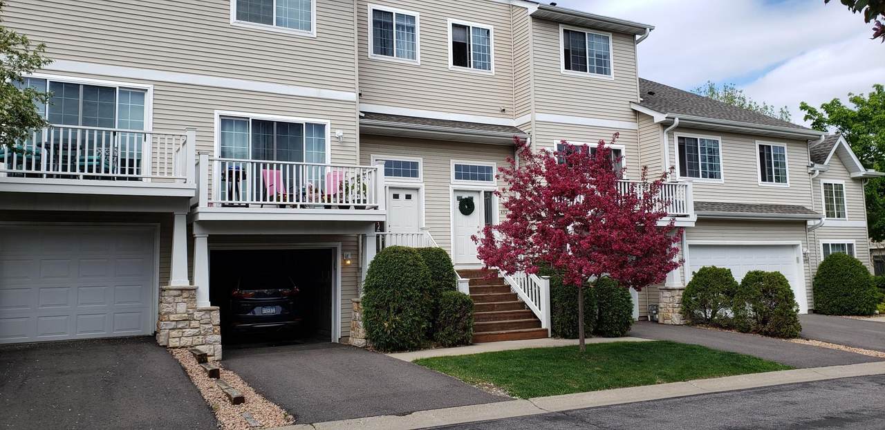 494 Willoughby Way - Photo 1