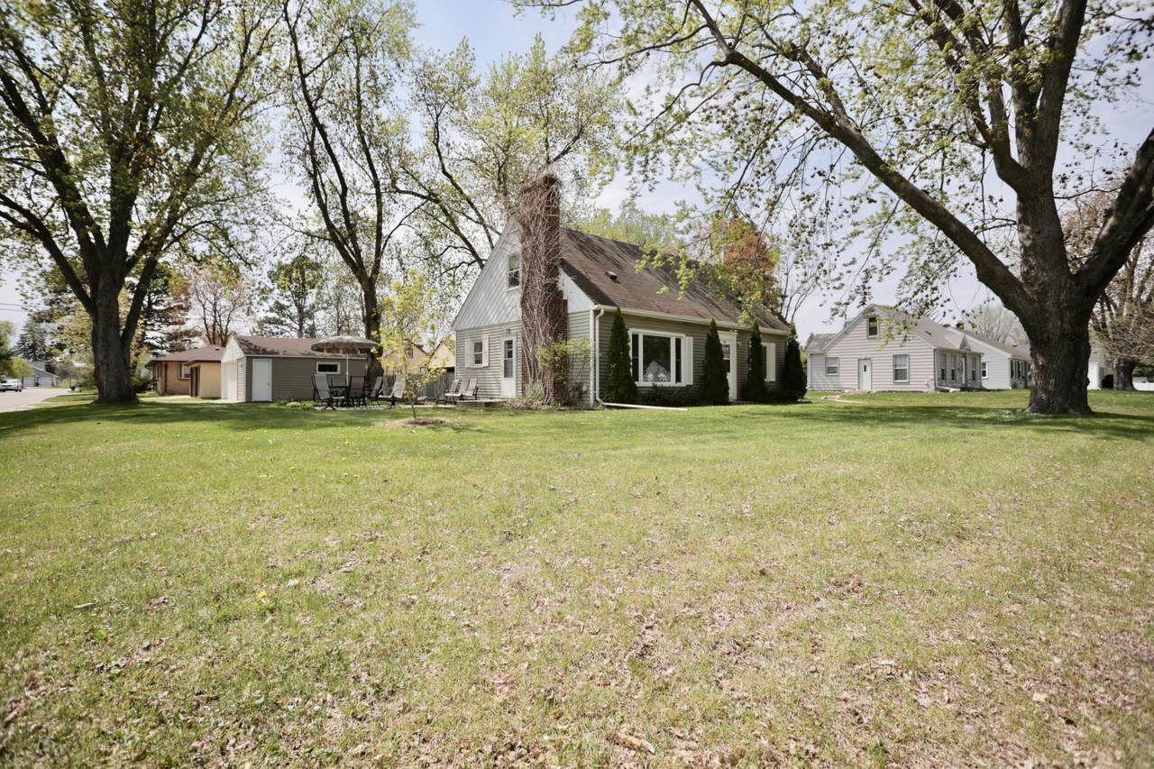 5301 50th Avenue - Photo 1