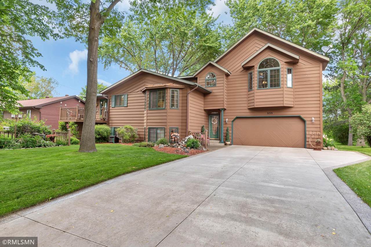 255 Oak Drive - Photo 1