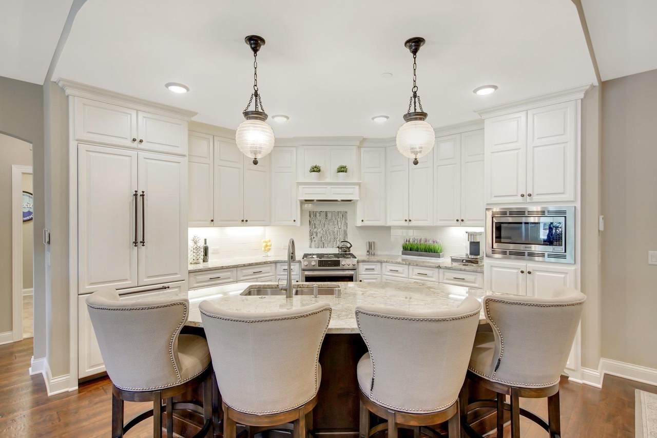 15420 Oakcroft Place - Photo 1