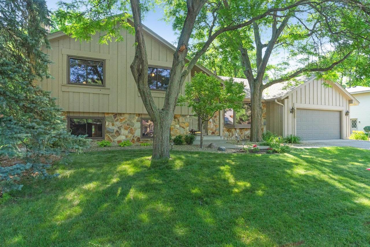 9933 Yosemite Road - Photo 1