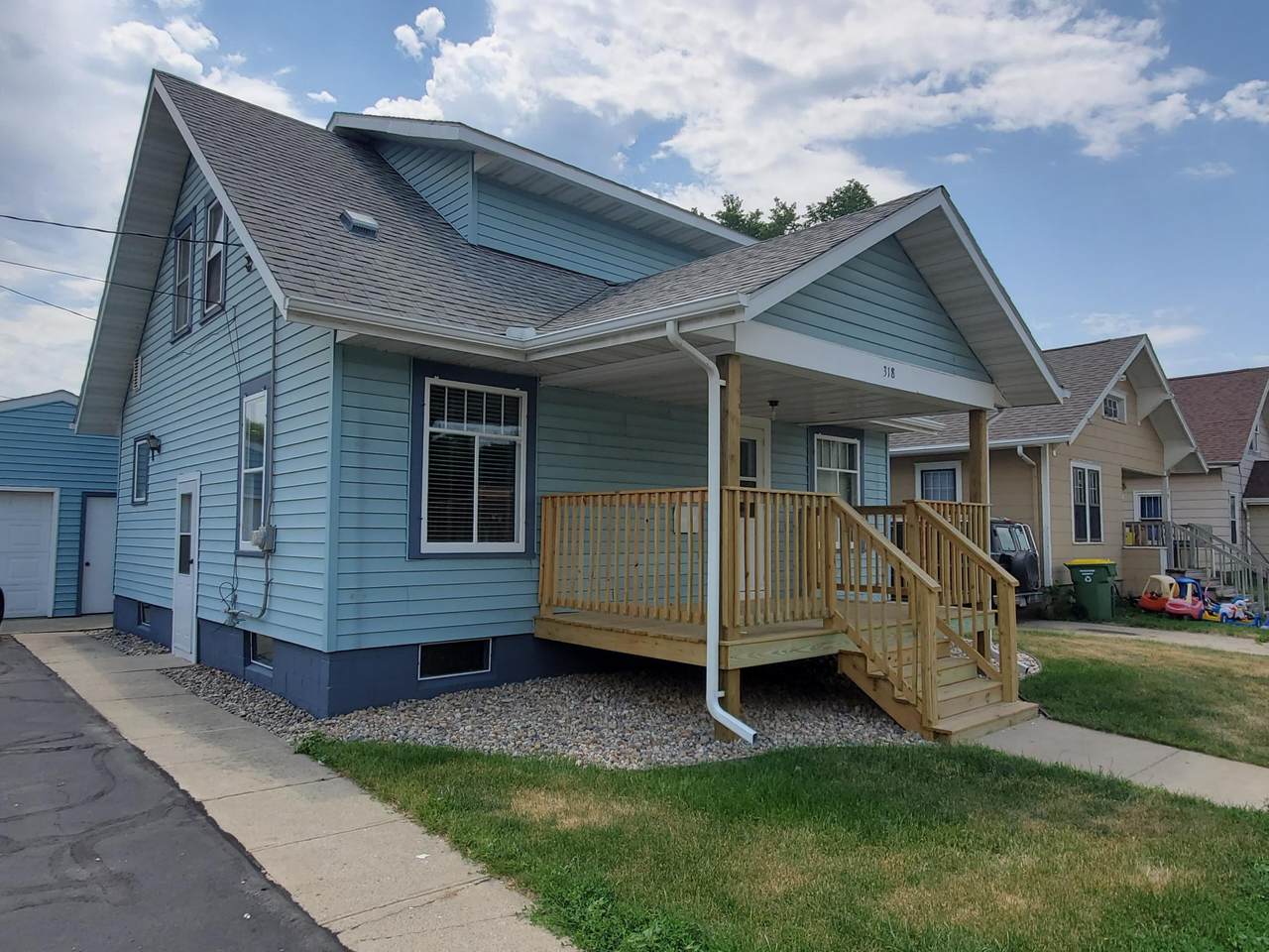 318 5th Street - Photo 1