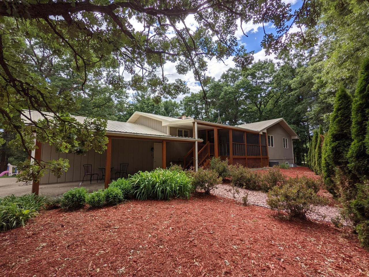 5665 135th Avenue - Photo 1