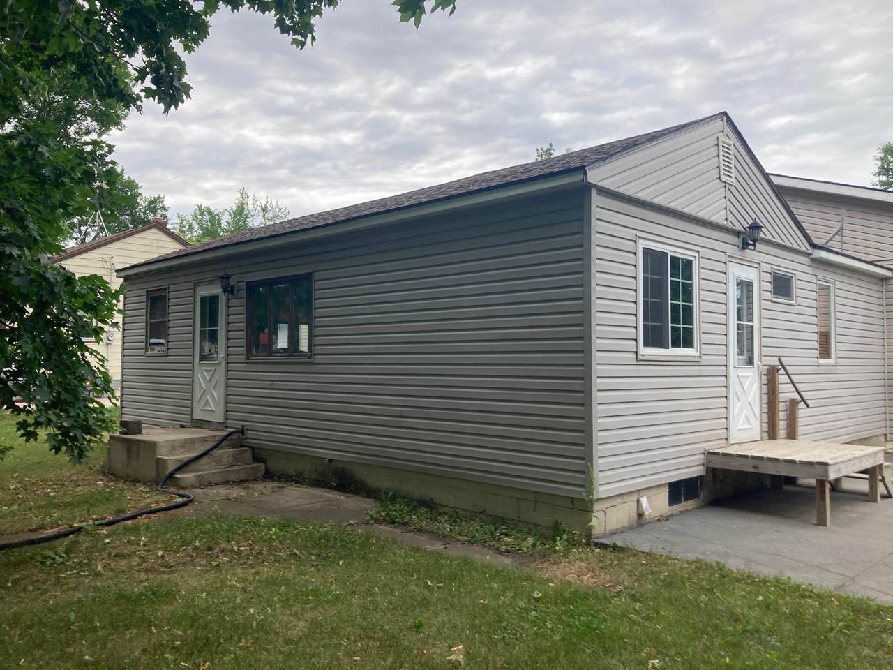 318 Mcarthur Street - Photo 1