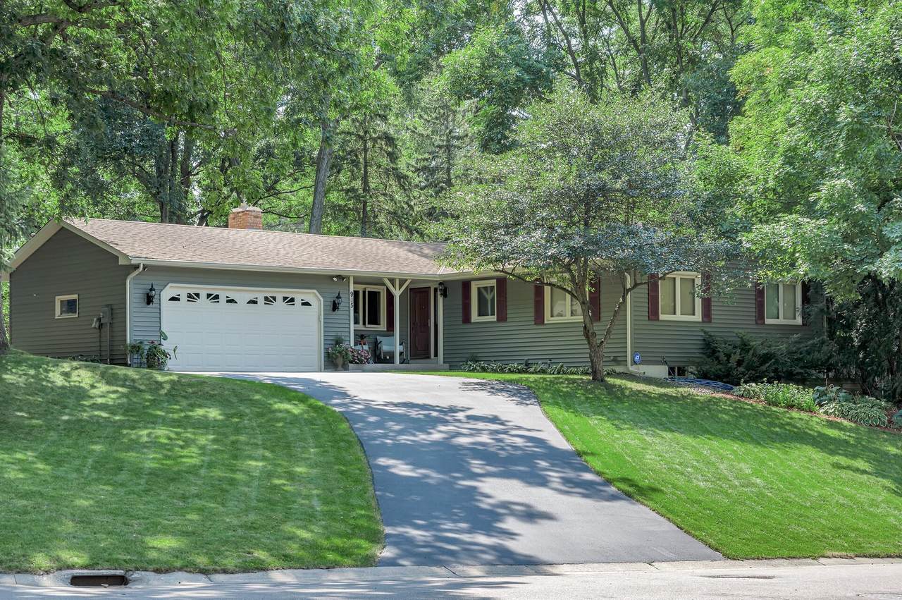 915 Windemere Curve - Photo 1