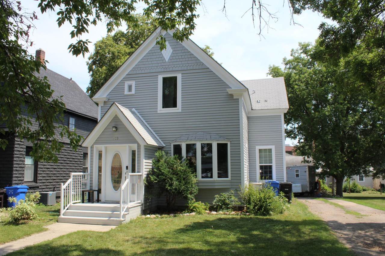903 Summit Avenue - Photo 1