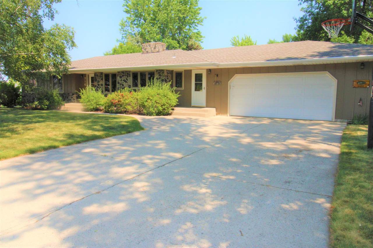 716 Nissen Street - Photo 1