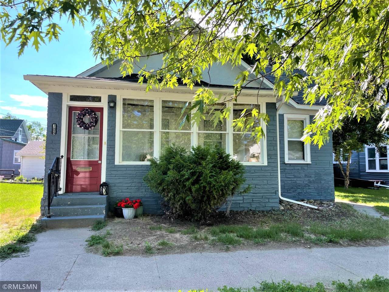 709 9th Street - Photo 1