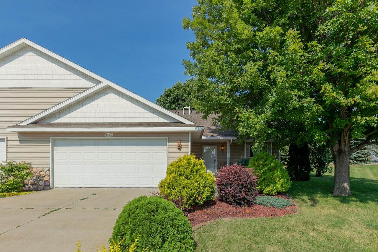839 Deer Court - Photo 1