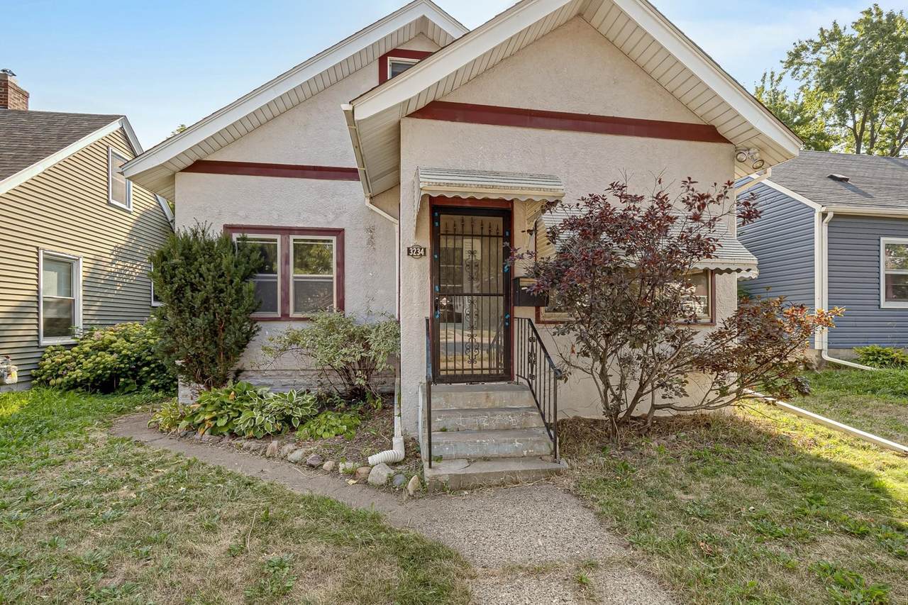 3234 Irving Avenue - Photo 1
