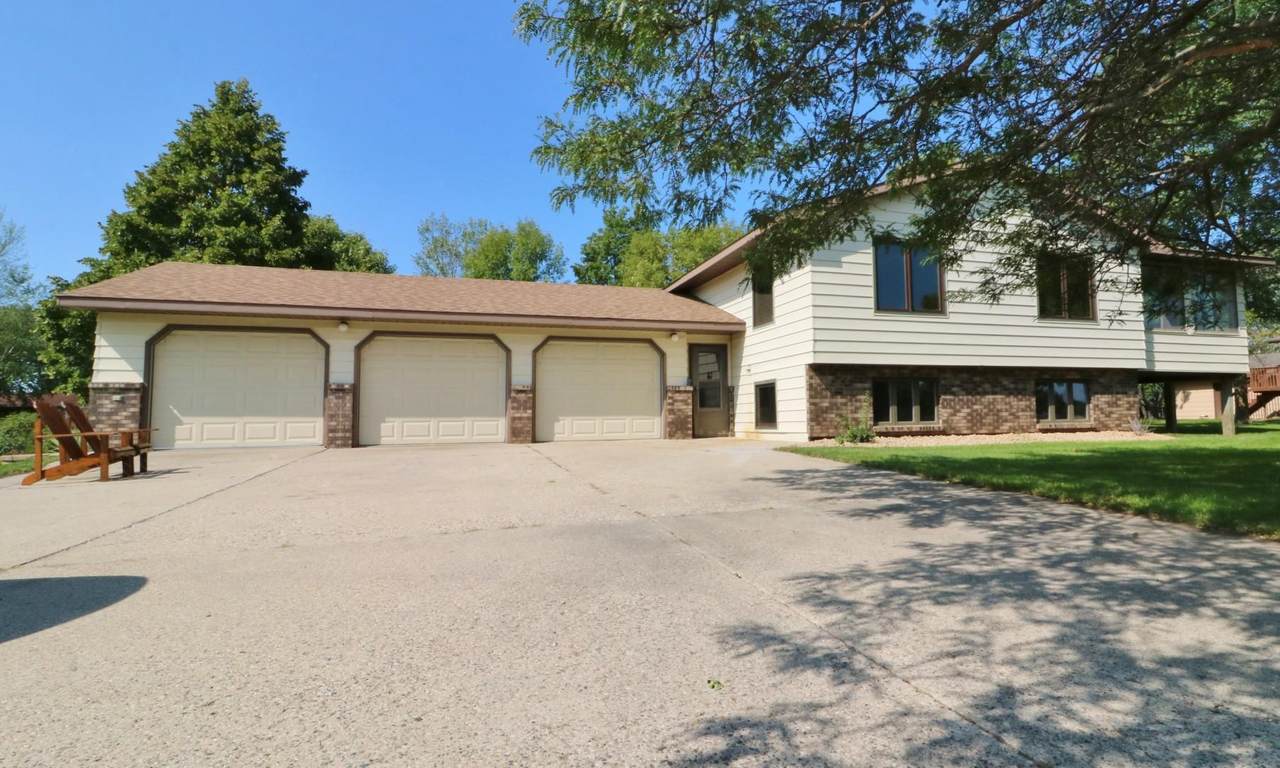 559 Voyager Drive - Photo 1