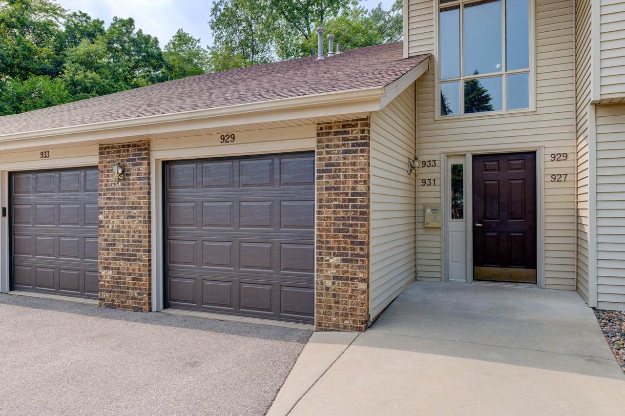 933 Oakwood Heights Circle - Photo 1