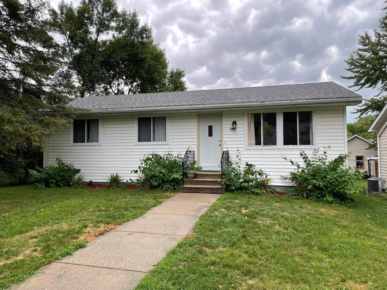 403 6th Street - Photo 1