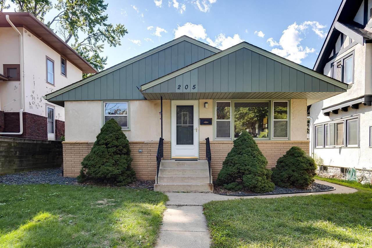 205 Lexington Parkway - Photo 1