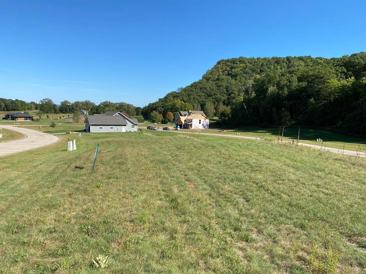 2737 Oakhurst Drive - Photo 1