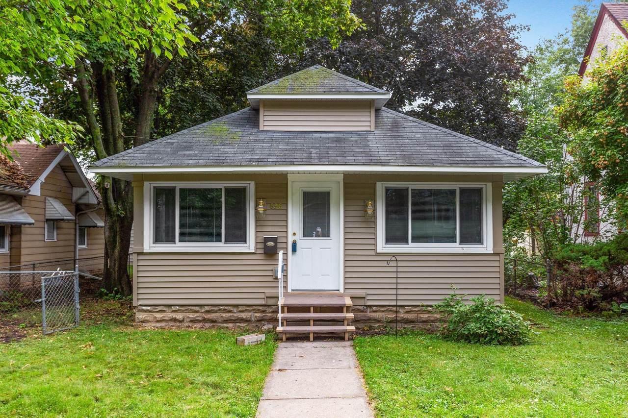 696 Simon Avenue - Photo 1
