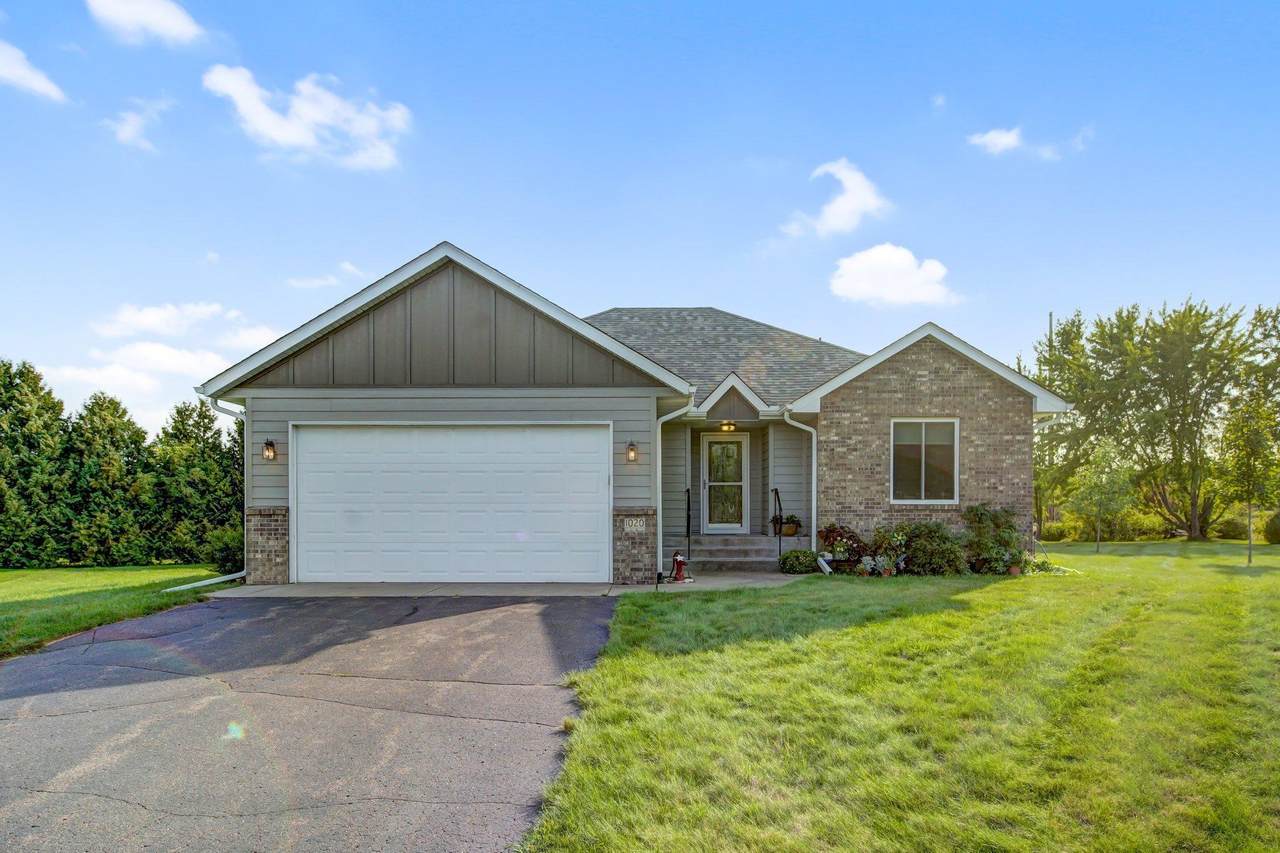 1020 Lincoln Circle - Photo 1