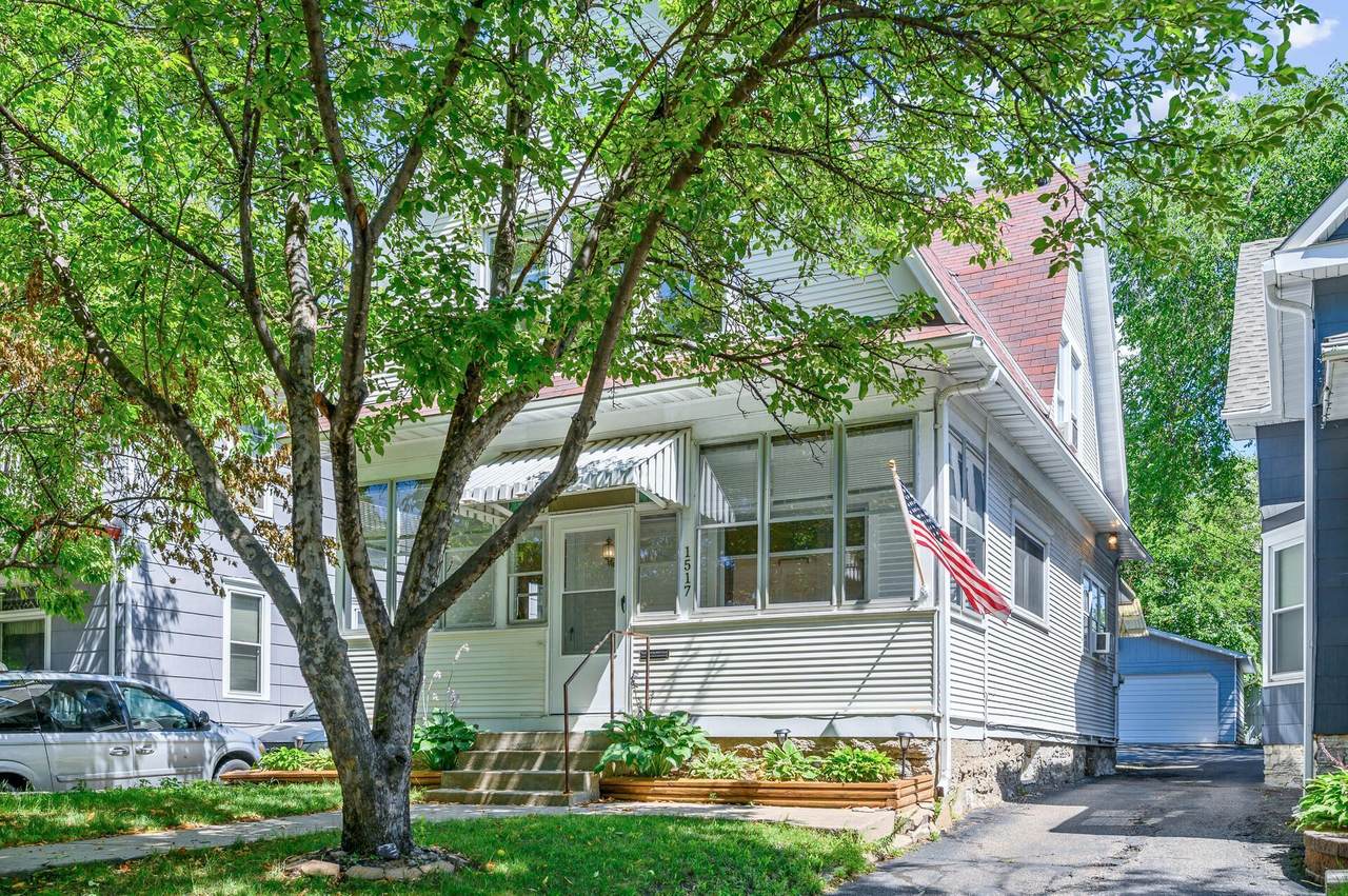 1517 Elliot Avenue - Photo 1