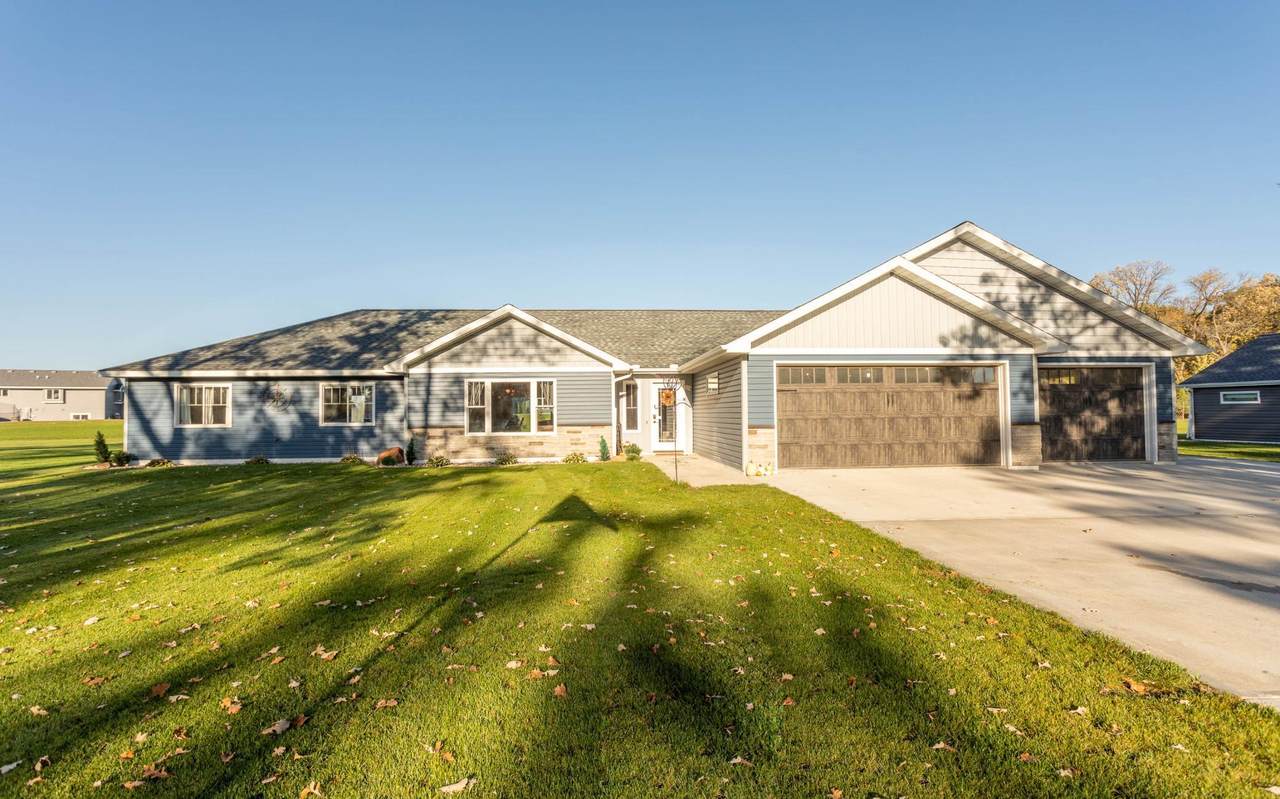 4030 Rosewood Lane - Photo 1