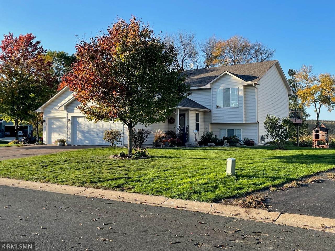 1512 Pond View Court - Photo 1